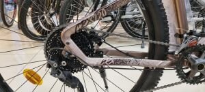 Carraro CRX 720 27.5 Jant Dağ Bisikleti 20 Vites Deore - Kızıl Gümüş - 44cm -