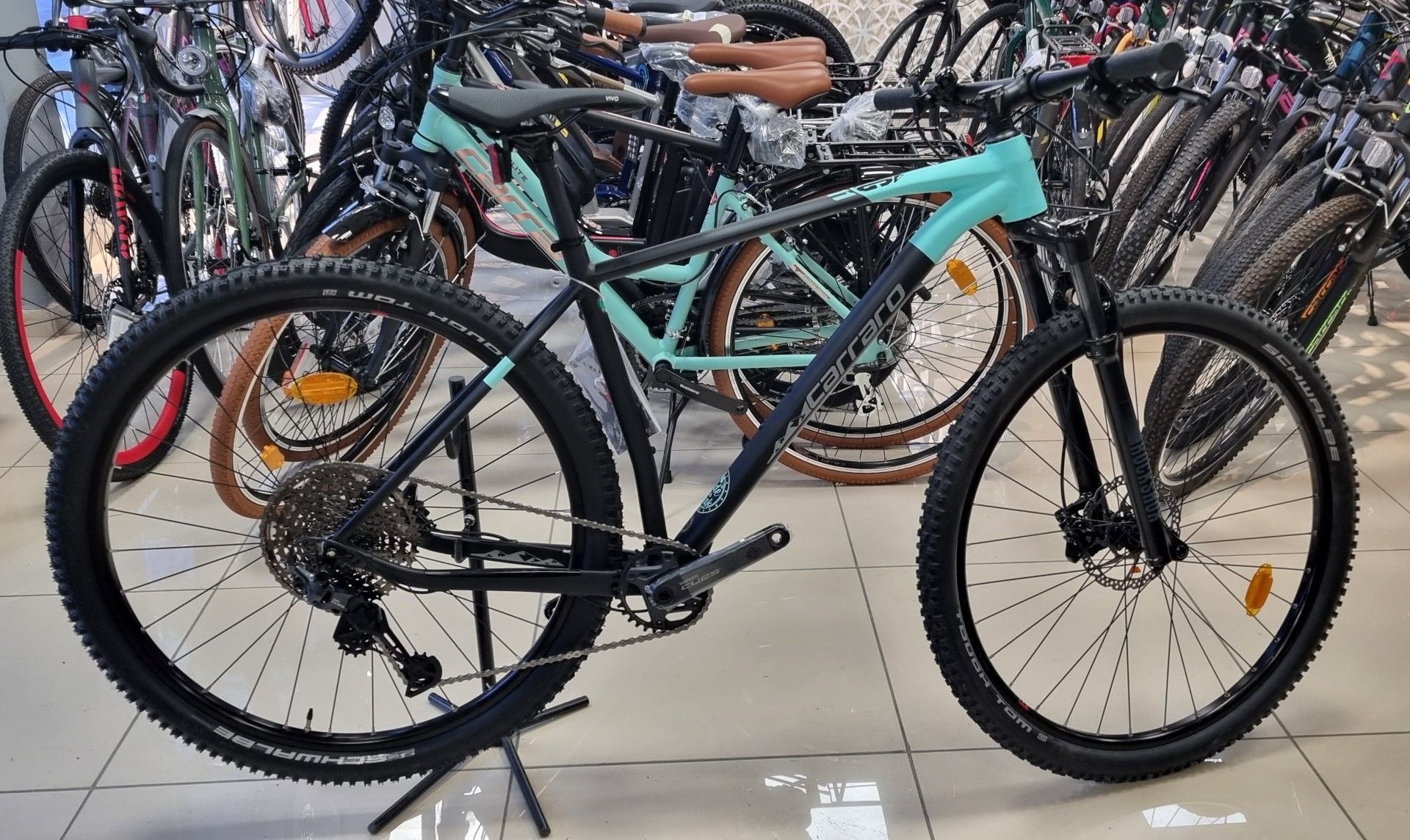 Carraro Big 911 Dağ Bisikleti 2026 - RockShox Havalı Maşa & Shimano CUES 1x11 Vites | 29 Jant (44cm/M) Su Yeşili Antrasit
